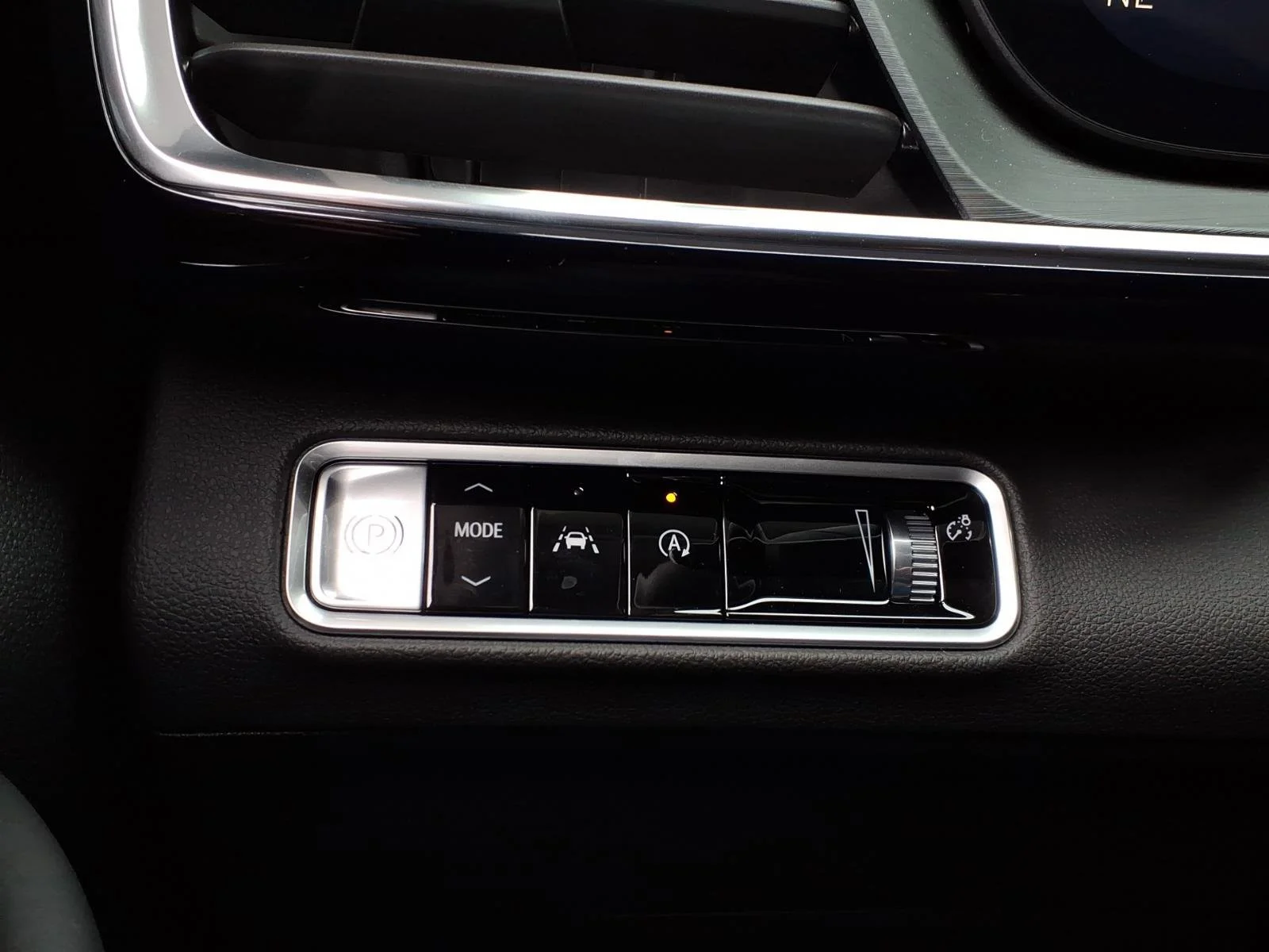New 2026 Summit White Buick Preferred image 23