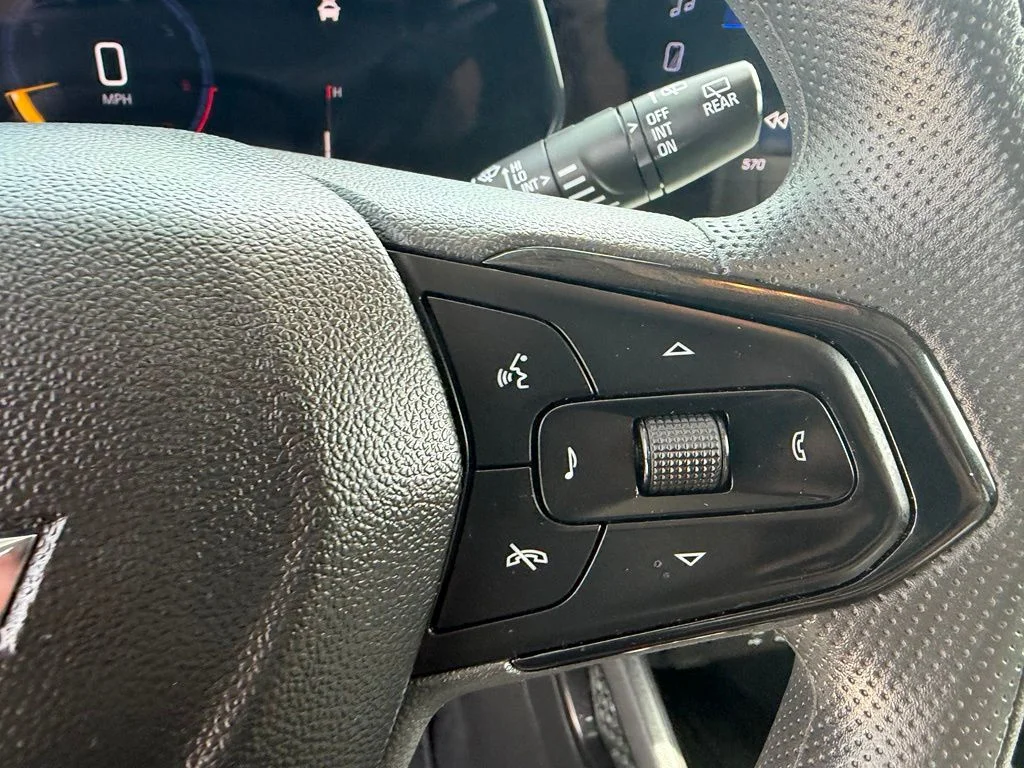Used 2025 White Chevrolet LT image 16