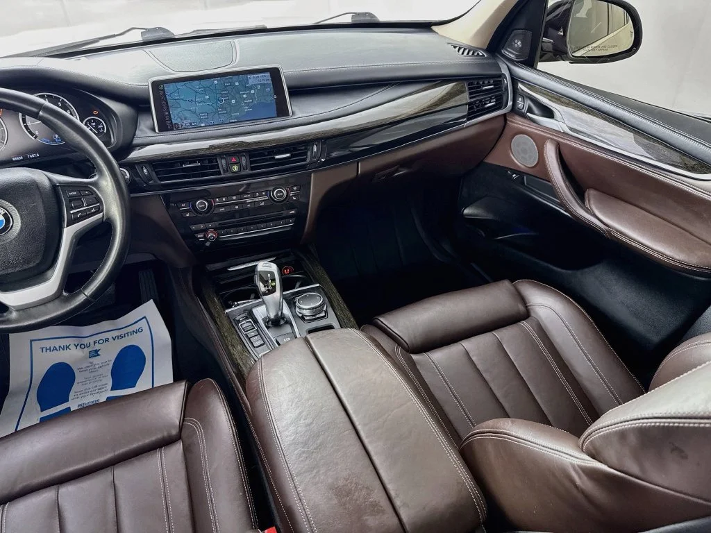 Used 2016 Mineral Silver Metallic BMW xDrive40e image 31