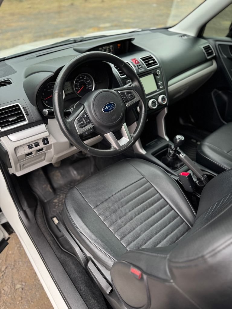 Used 2017 Crystal White Pearl Subaru 2.5i image 27