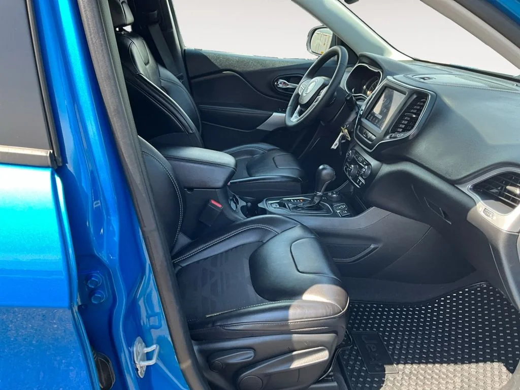 Used 2022 Hydro Blue Pearlcoat Jeep X image 10