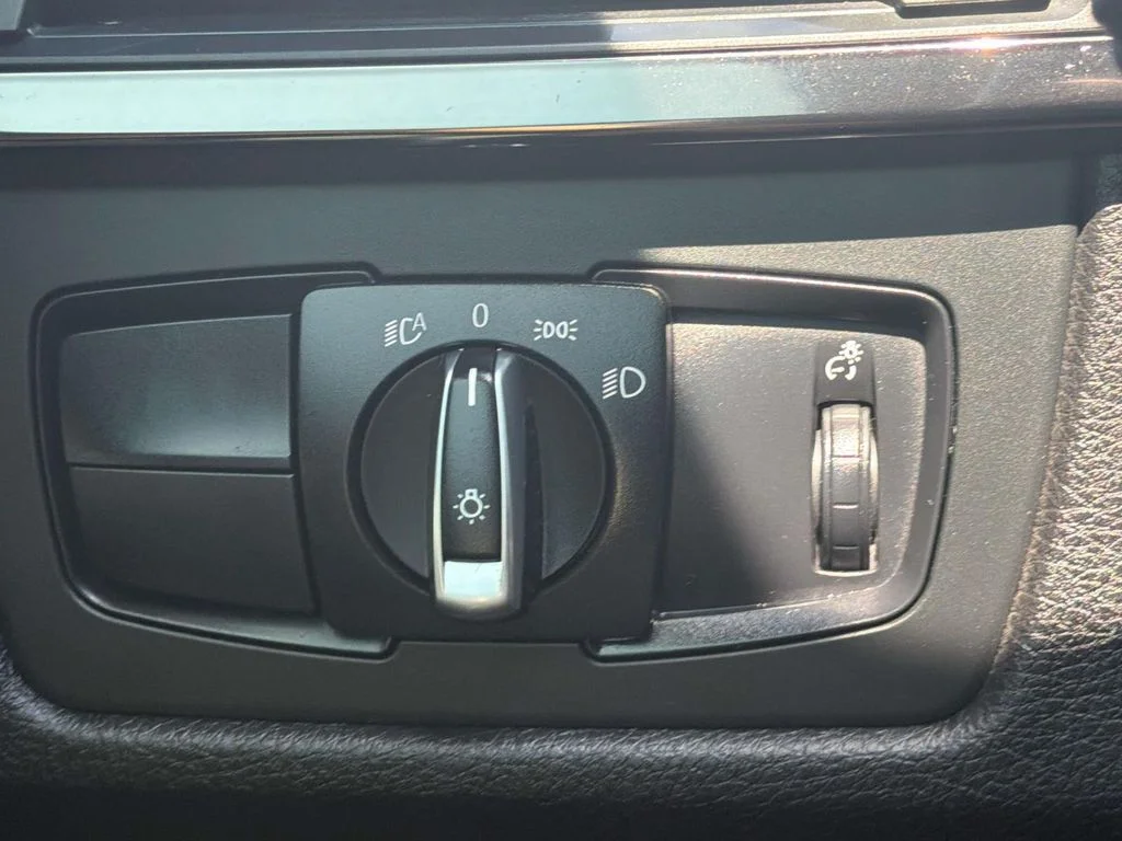 Used 2015 Mineral Gray Metallic BMW  image 25