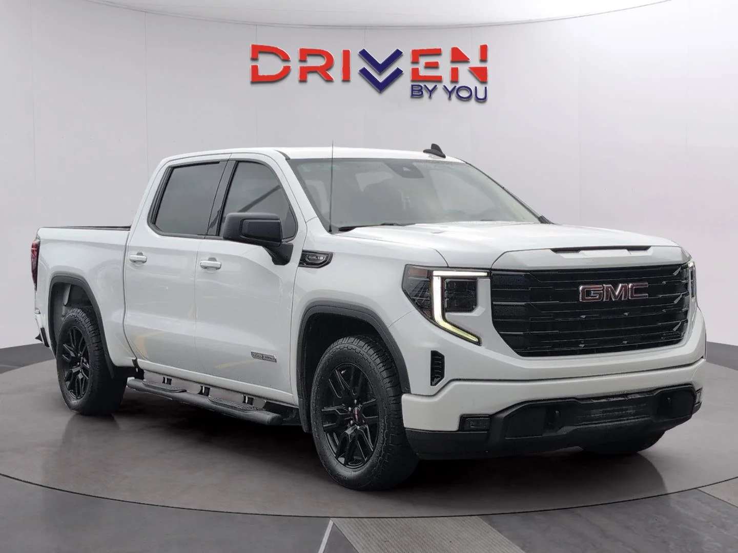 Used 2023 Summit White GMC Elevation image 8