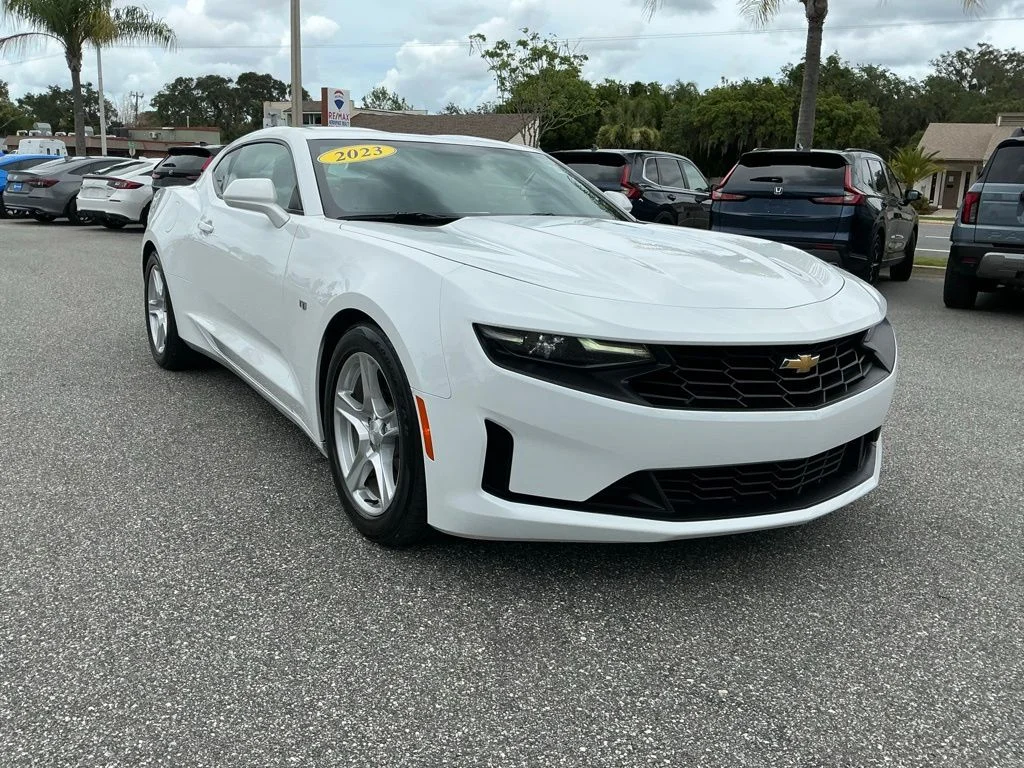 Used 2023 White Chevrolet 1LT image 17
