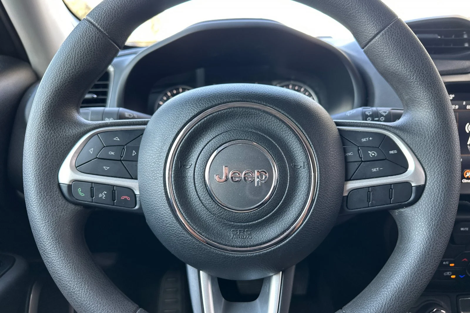Used 2023 Gray Jeep Latitude image 24