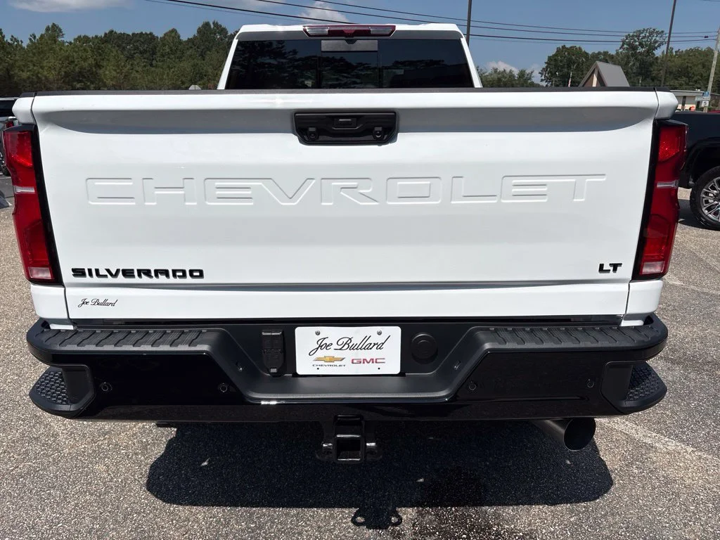 New 2026 Summit White Chevrolet LT image 32