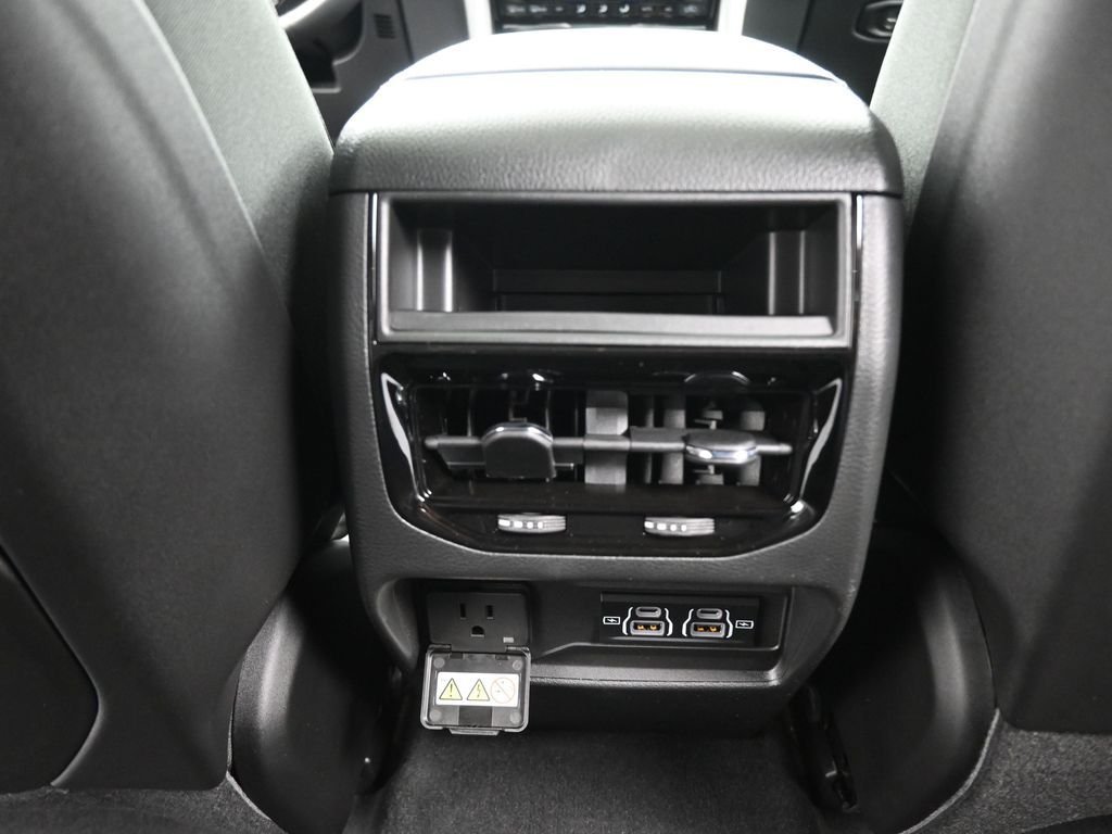 New 2025 Bright White Clear-Coat Exterior Paint Jeep Altitude X image 27