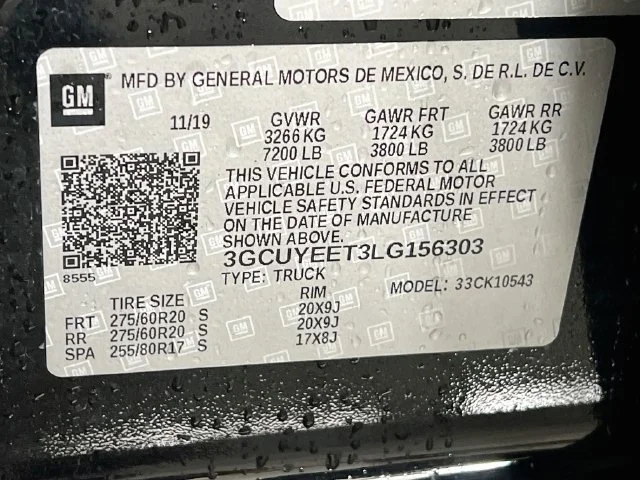 Used 2020 Black Chevrolet RST image 28