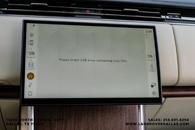 Used 2024  Land Rover SE image 34