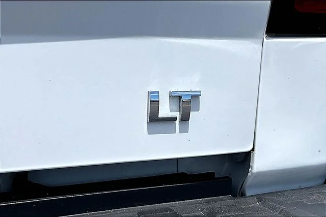 Used 2018 White Chevrolet LT image 25
