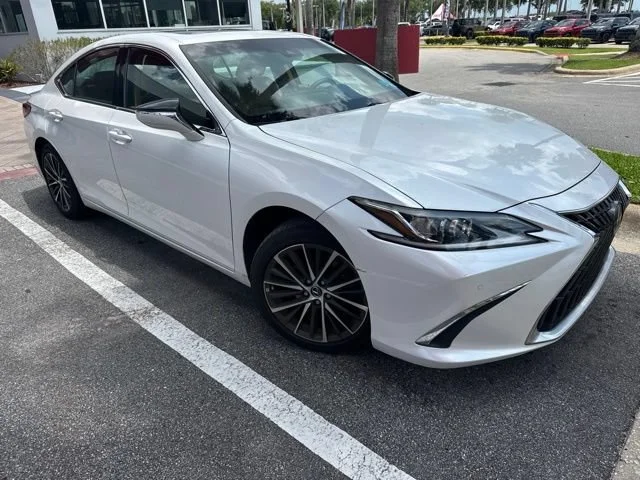 Used 2022 White Pearl Lexus ES 350 image 2