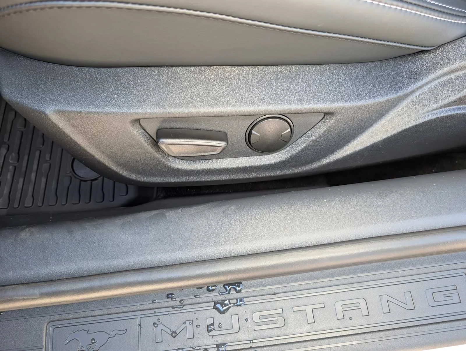 New 2026 Avalanche Gray Ford EcoBoost® Premium Fastback image 30