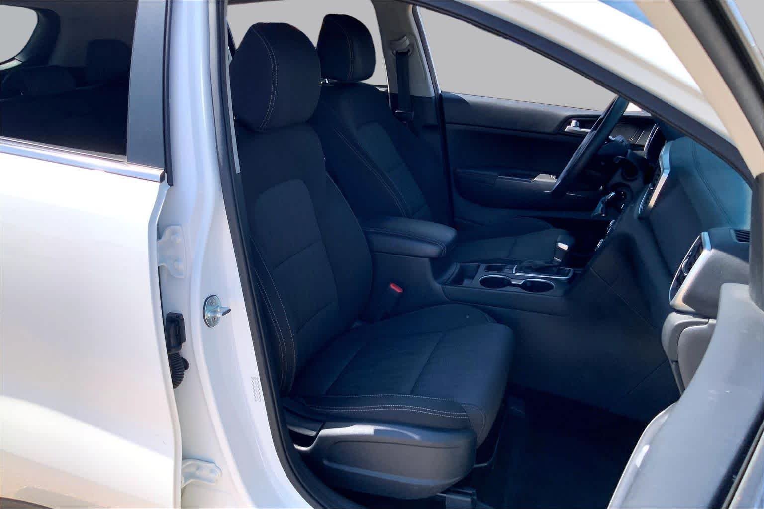 Used 2021 Snow White Pearl Kia LX image 8