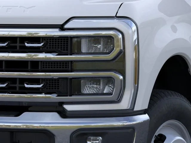 New 2026 Oxford White Ford XLT image 18