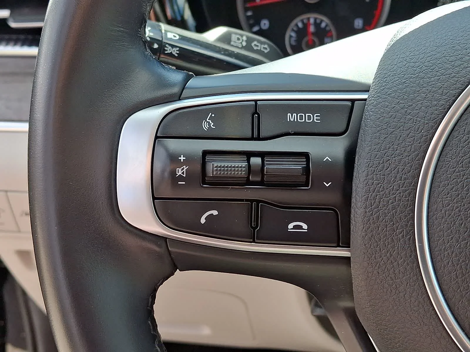 Used 2022 Ebony Black Kia EX image 23