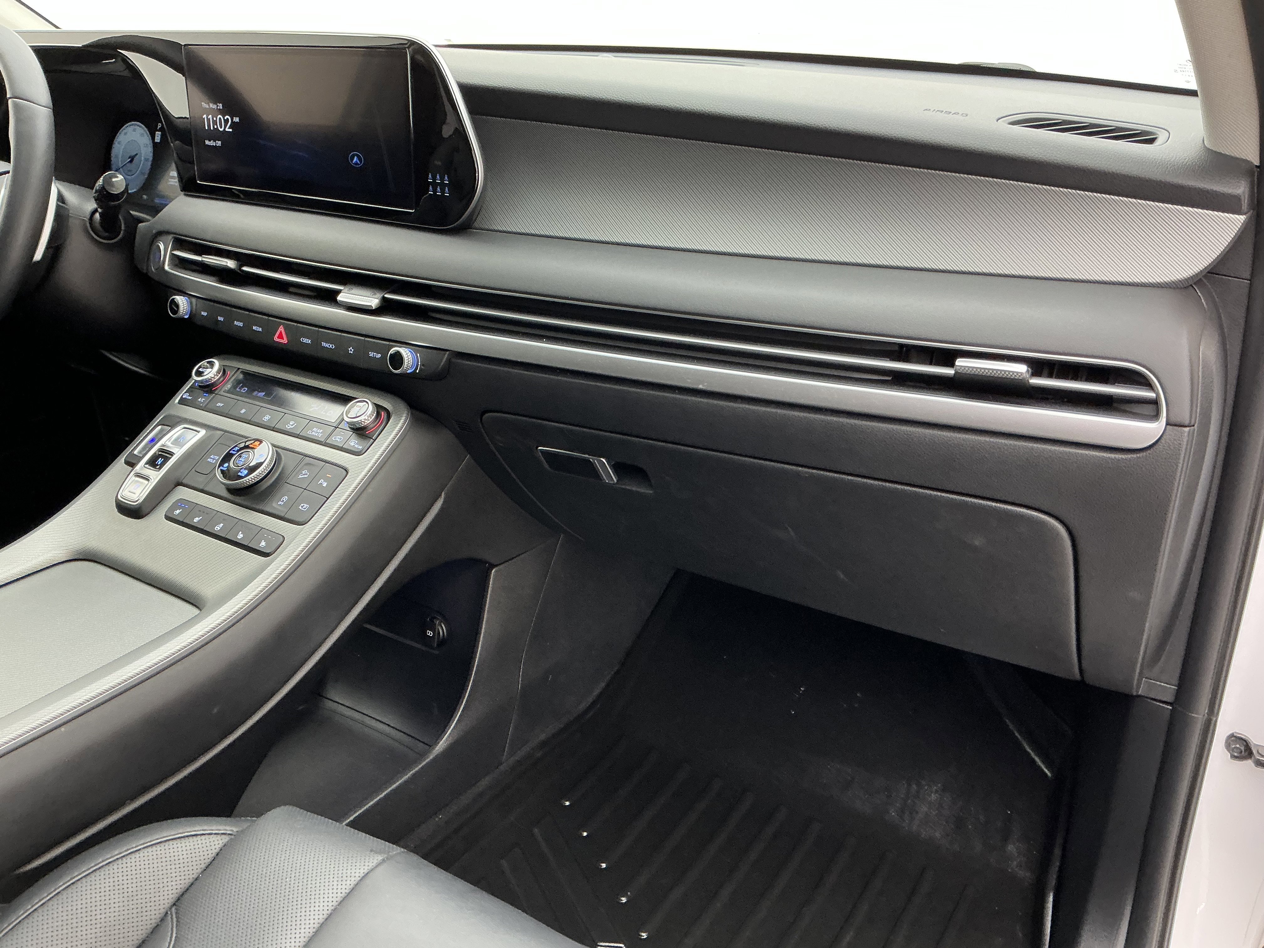 Used 2023 Hyper White Hyundai SEL image 24