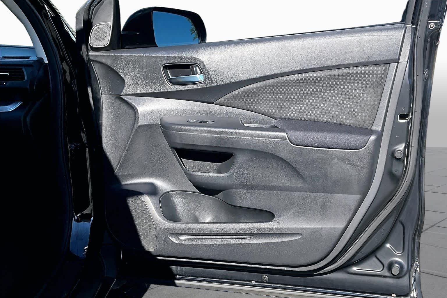 Used 2015  Honda EX image 22