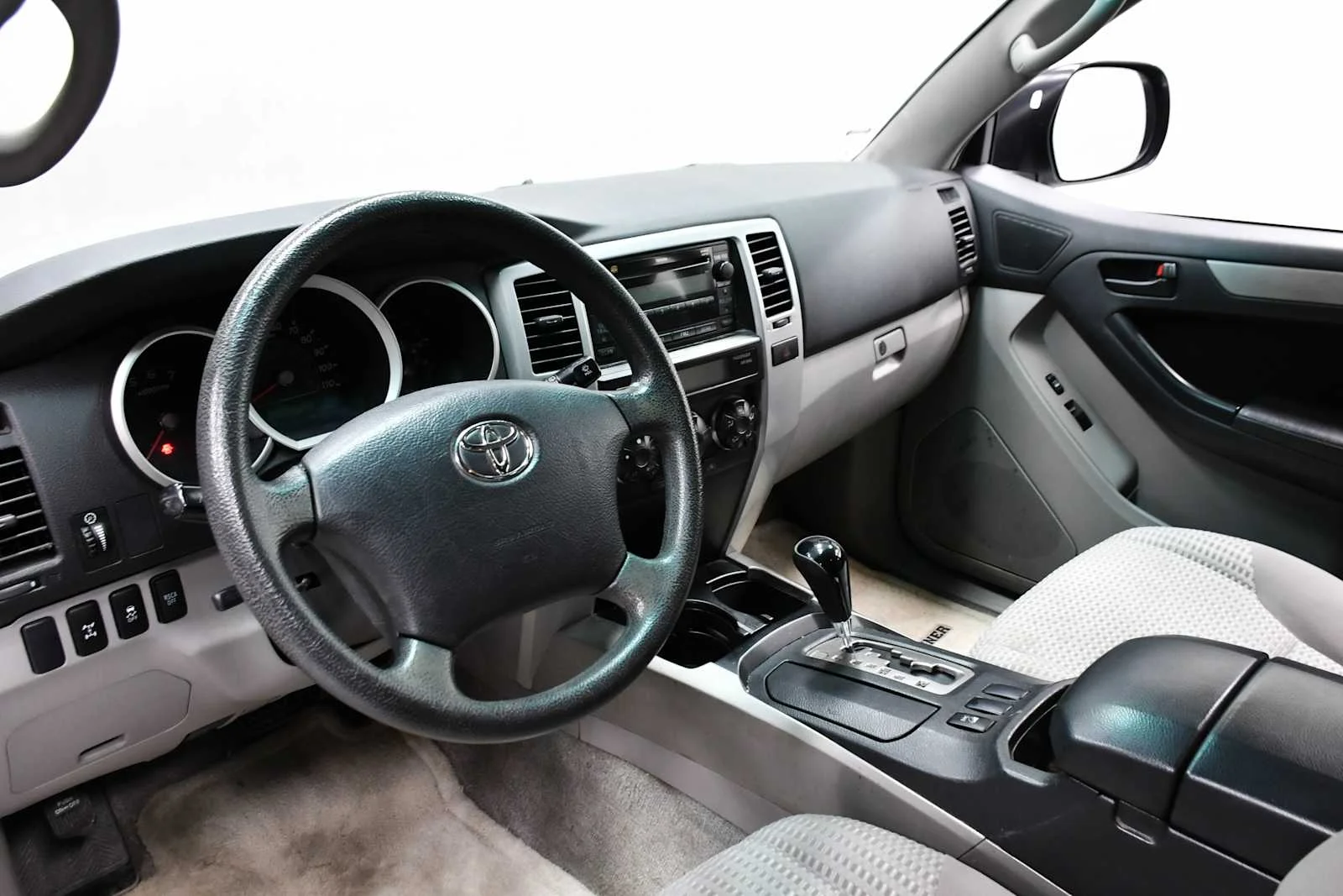 Used 2008 Titanium Metallic Toyota SR5 image 13