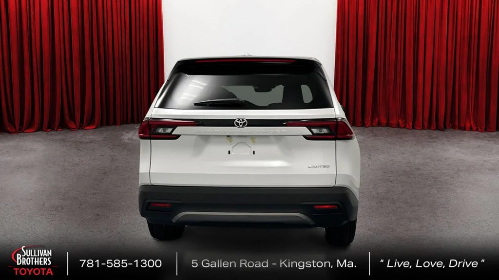 Used 2025  Toyota Limited image 6
