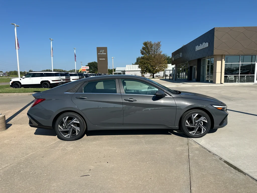 New 2026 Ecotronic Gray Hyundai Limited image 12