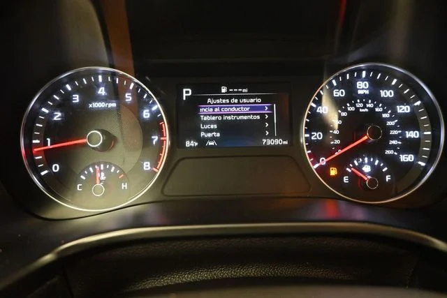 Used 2023 Red Kia LXS image 20