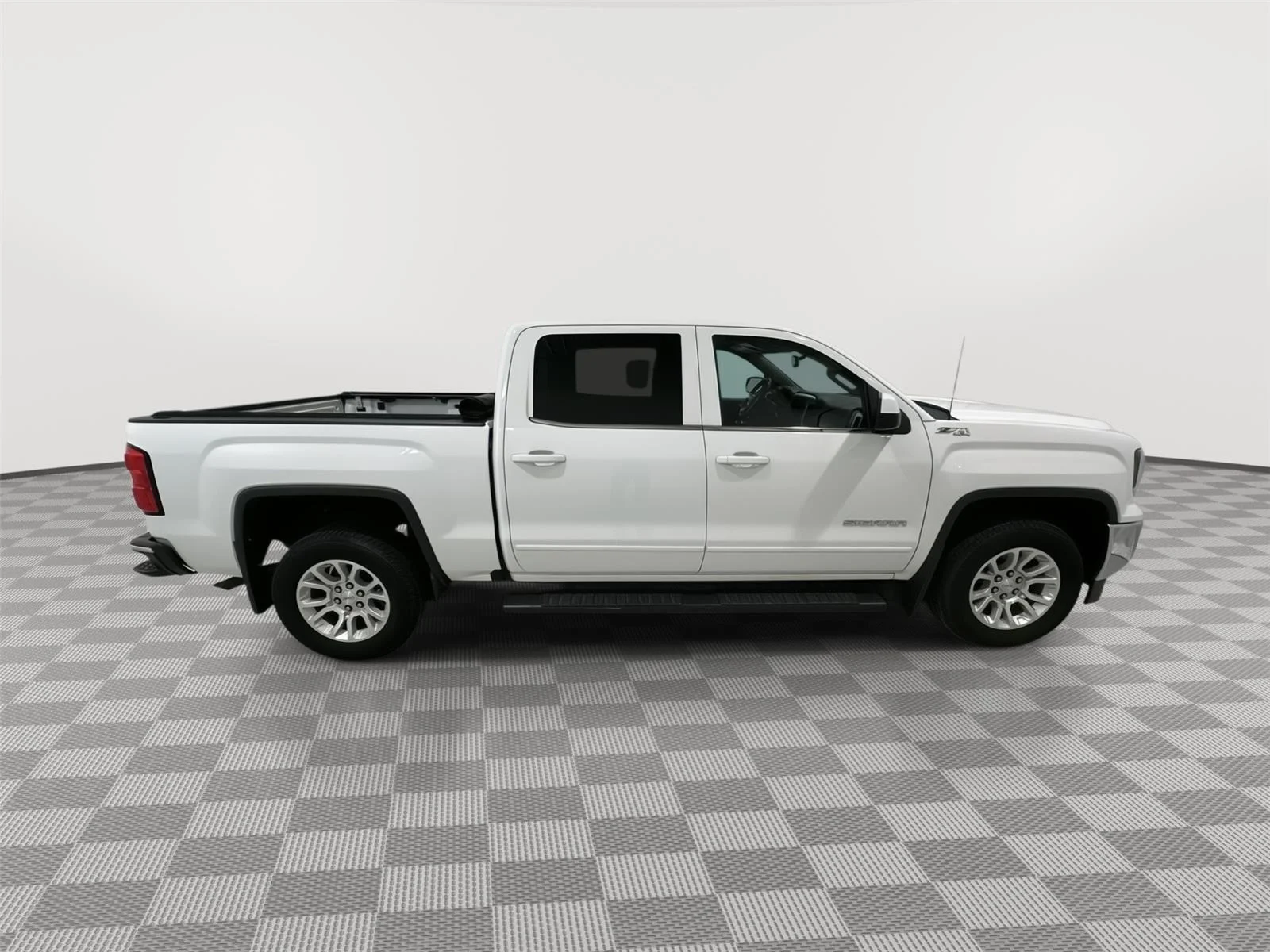 Used 2016 SUMMIT WHITE GMC SLE image 6