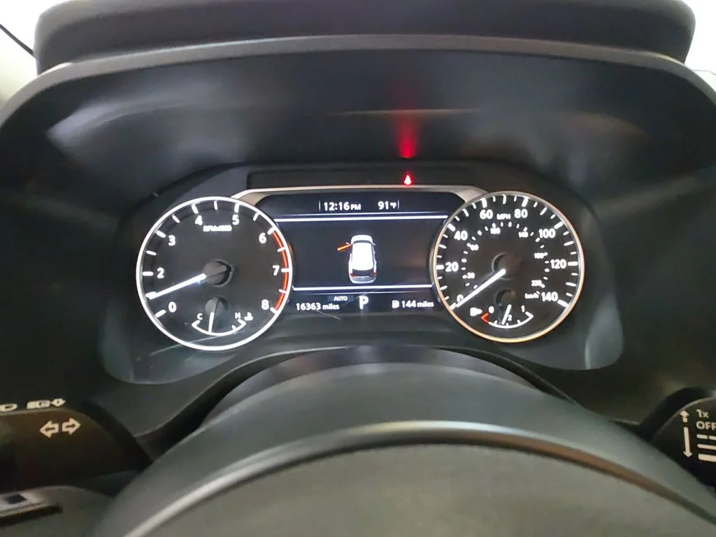 Used 2024 Red Nissan S image 14