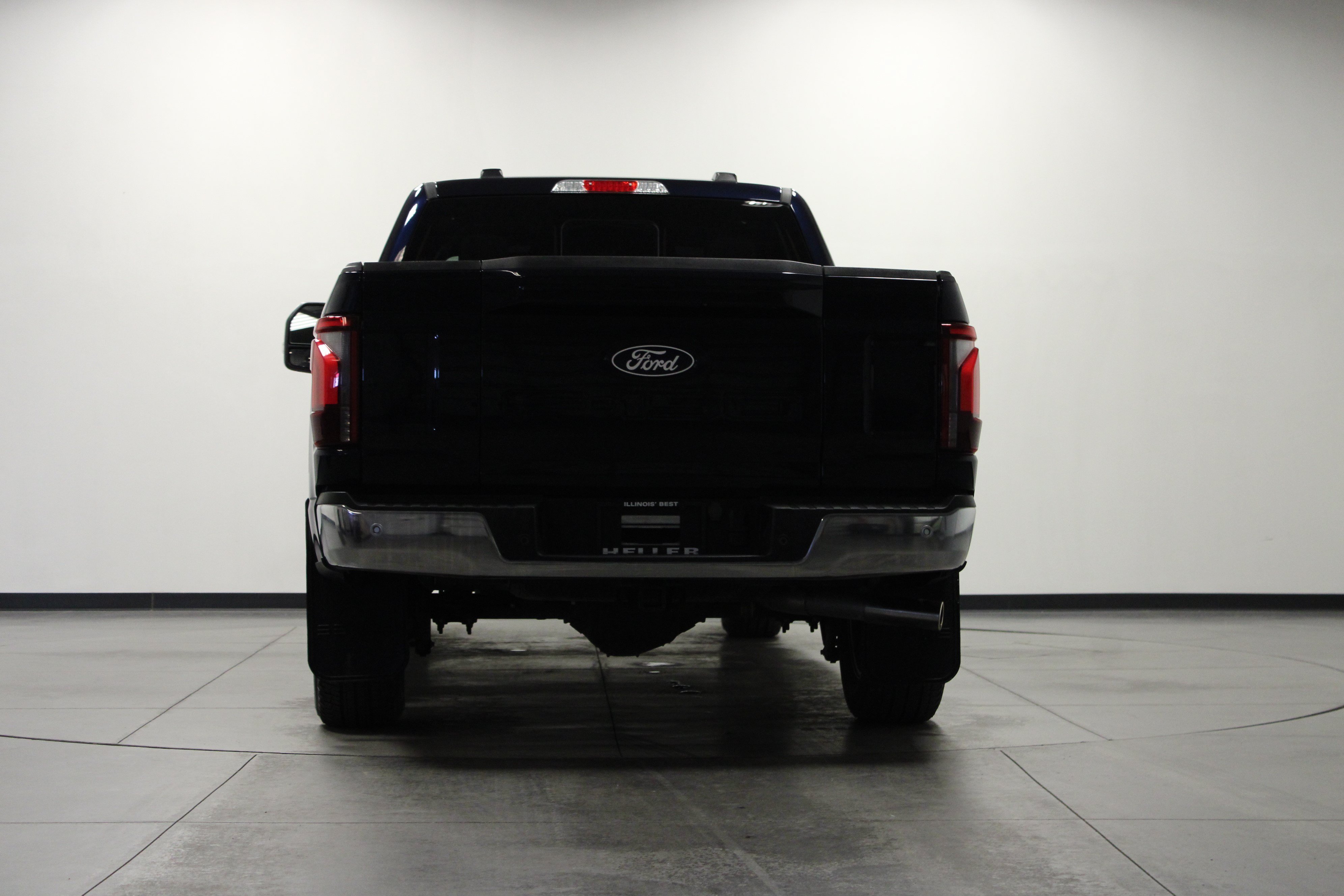 Used 2024 Antimatter Blue Metallic Ford LARIAT image 5
