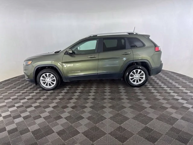 Used 2020 Green Jeep Latitude image 10