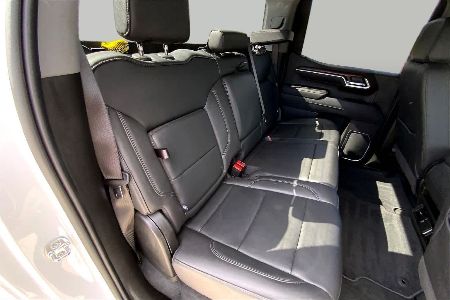 2026 GMC Sierra 1500 SLT - Photo 19