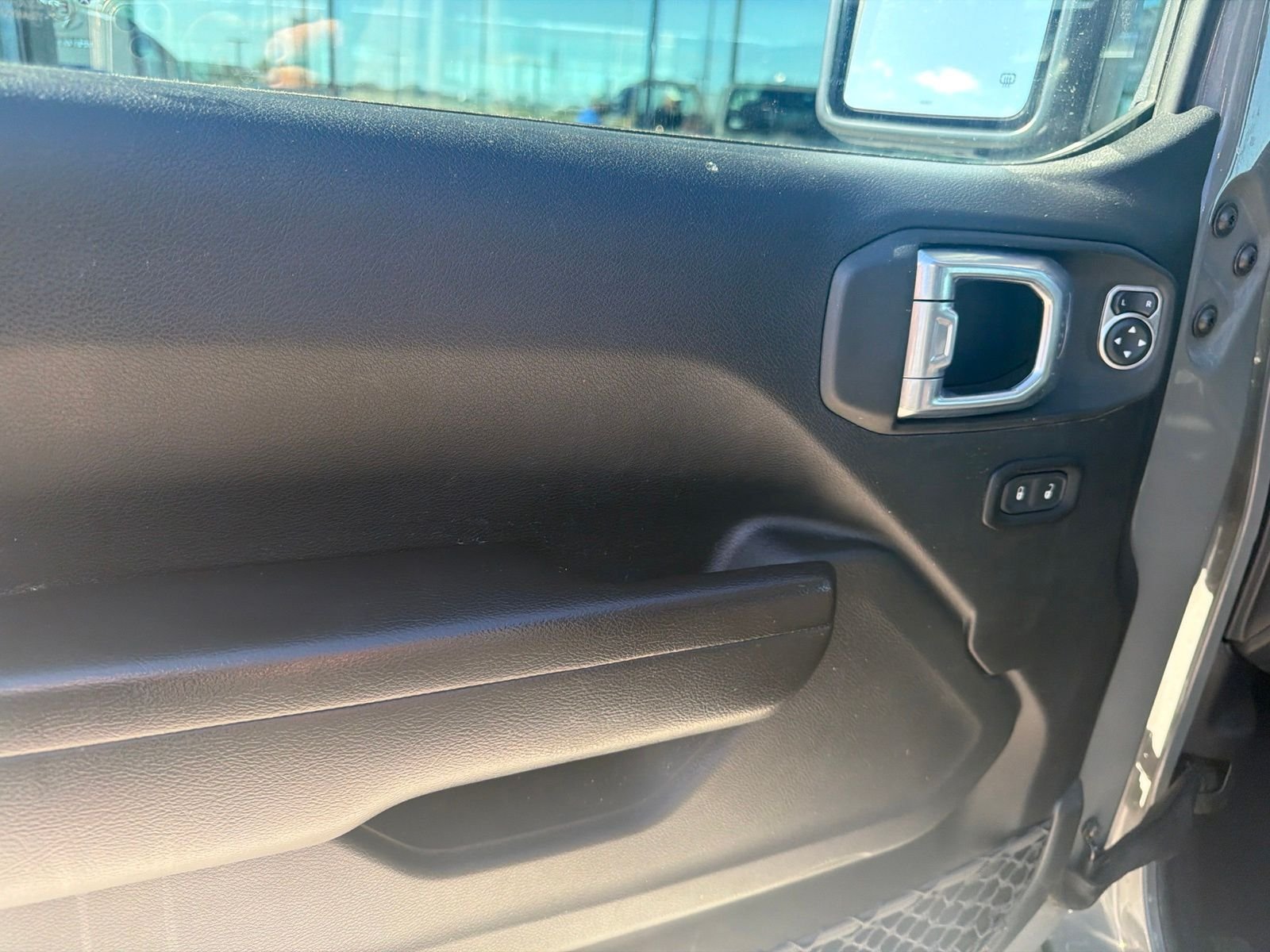Used 2021 Sting-Gray Clearcoat Jeep Unlimited Rubicon image 12