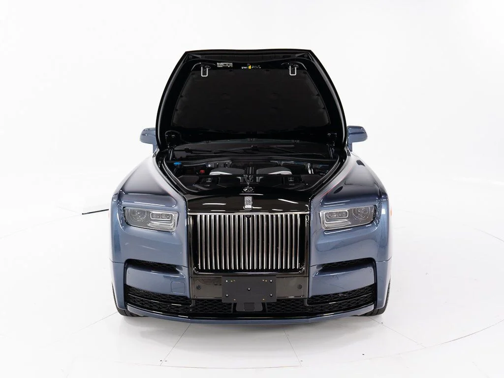 Used 2026 Black Diamond over Iguazu Blue Rolls-Royce  image 53