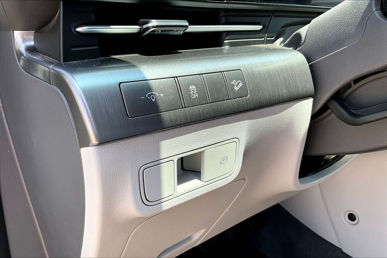 Used 2025 Mirage Green Hyundai SEL image 29