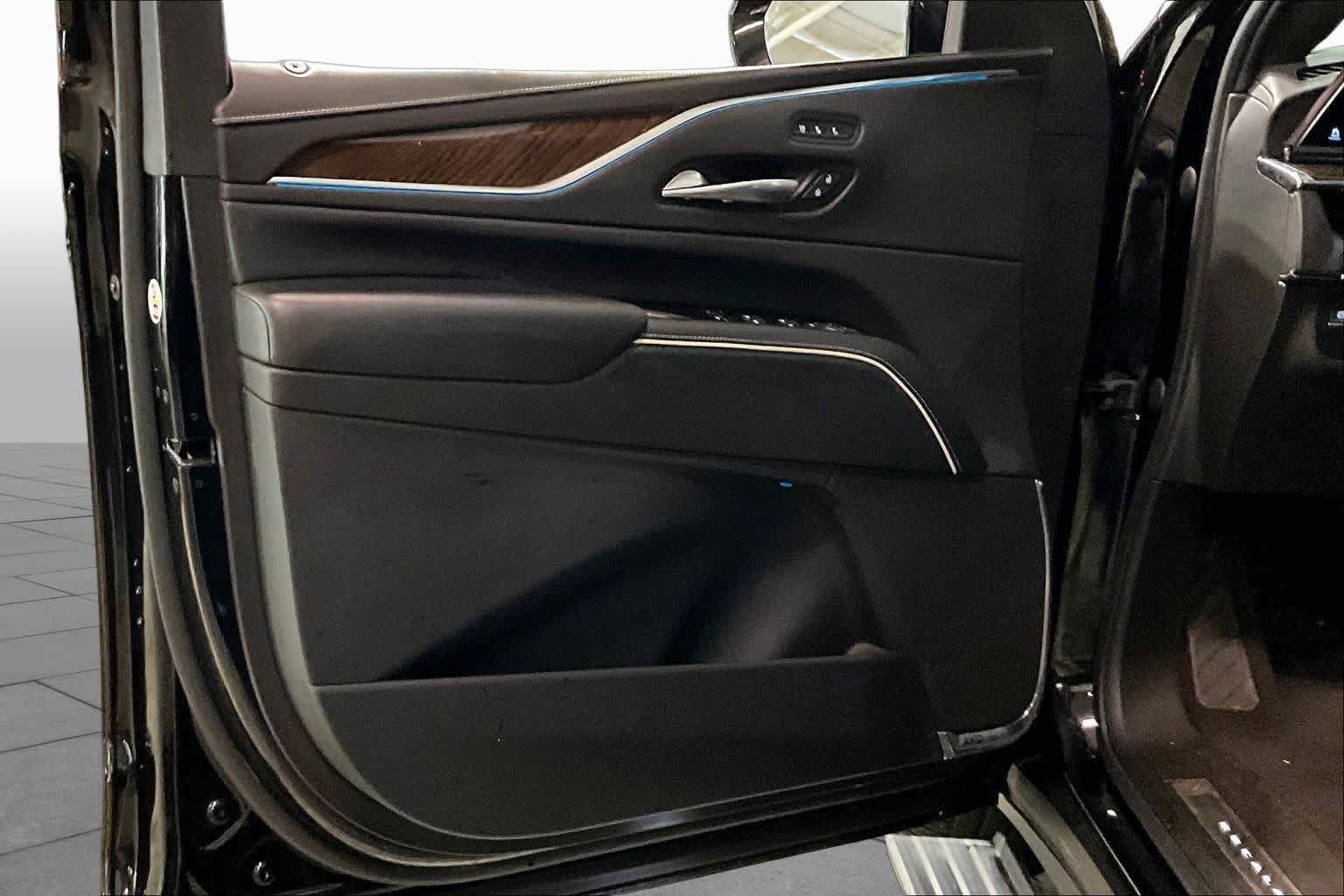 Used 2022 Black Raven Cadillac Sport Platinum image 22