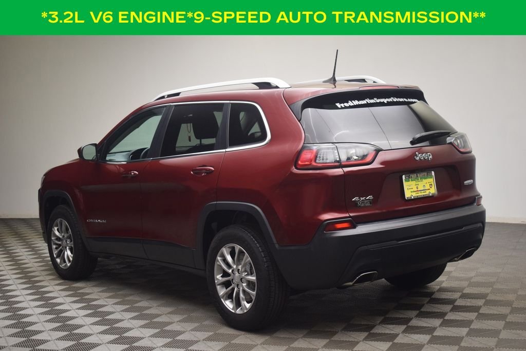 Used 2019 Velvet Red Pearlcoat Jeep Latitude Plus image 6
