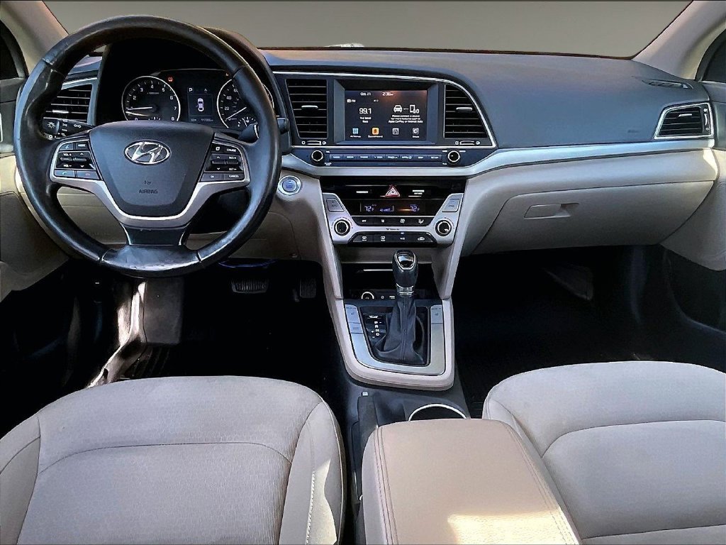 Used 2017 Beige Hyundai SE image 21