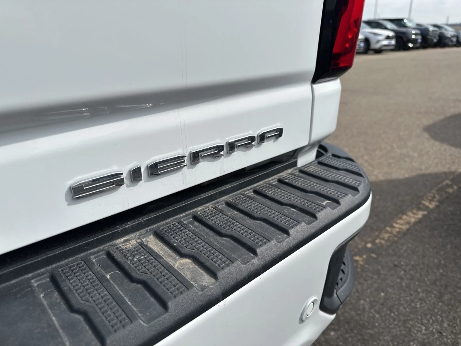 Used 2024 White GMC Denali image 7