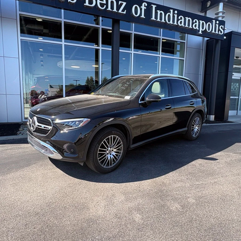 Used 2025 Black Mercedes-Benz GLC 300 image 2
