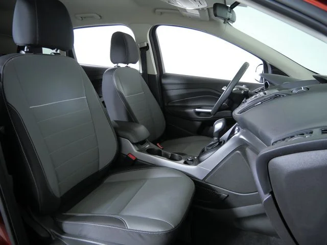 Used 2015 Orange Ford SE image 13