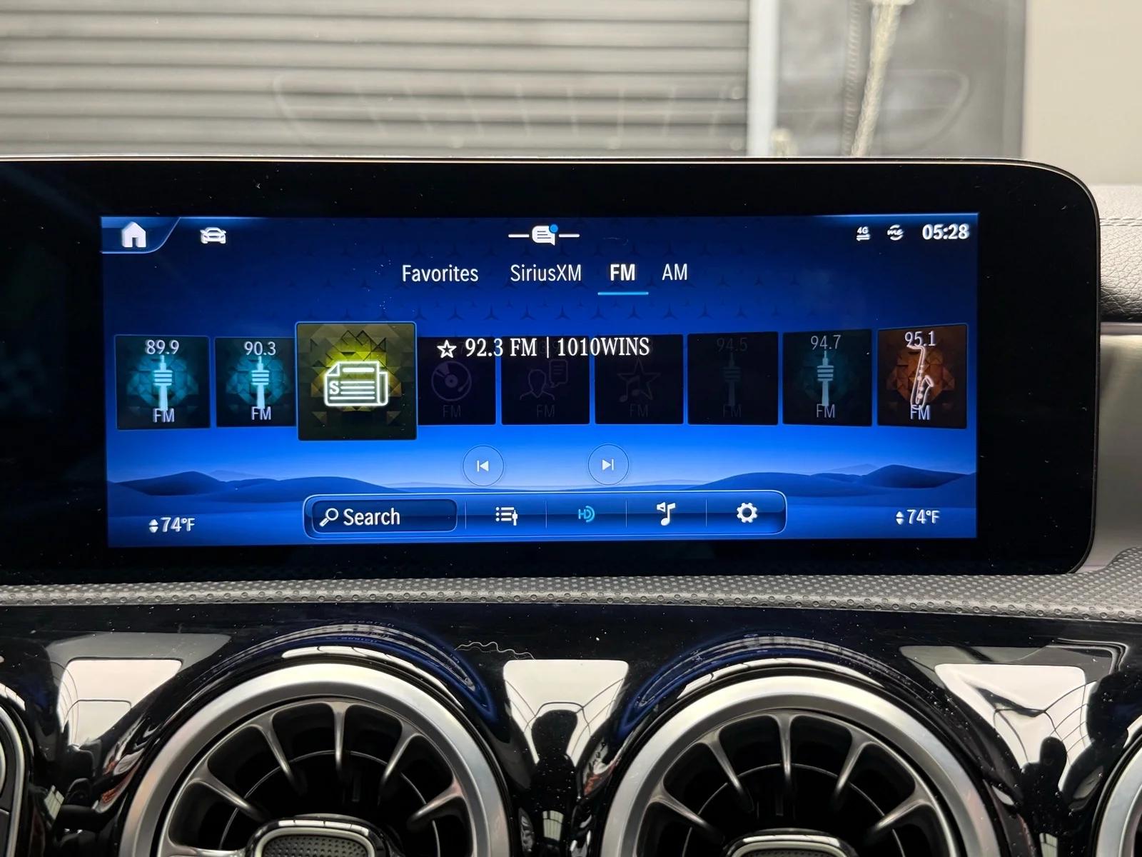 Used 2025 Polar White (149) Mercedes-Benz CLA 250 image 18