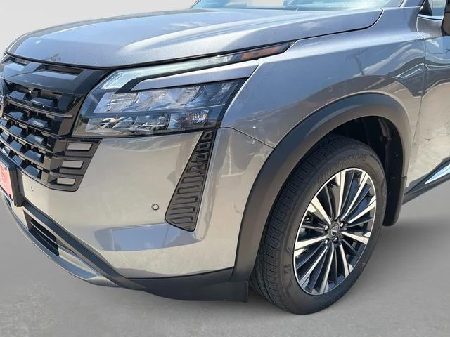 New 2026 Gray Nissan Platinum image 10