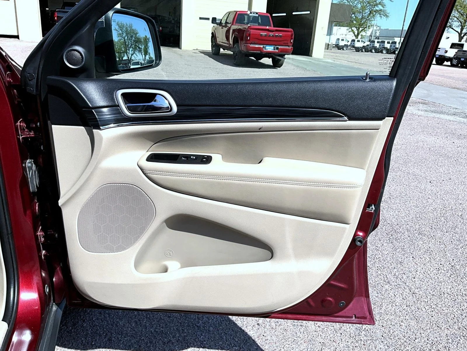 Used 2021 Red Jeep Limited image 17