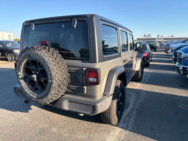 Used 2020 Gray Jeep  image 4