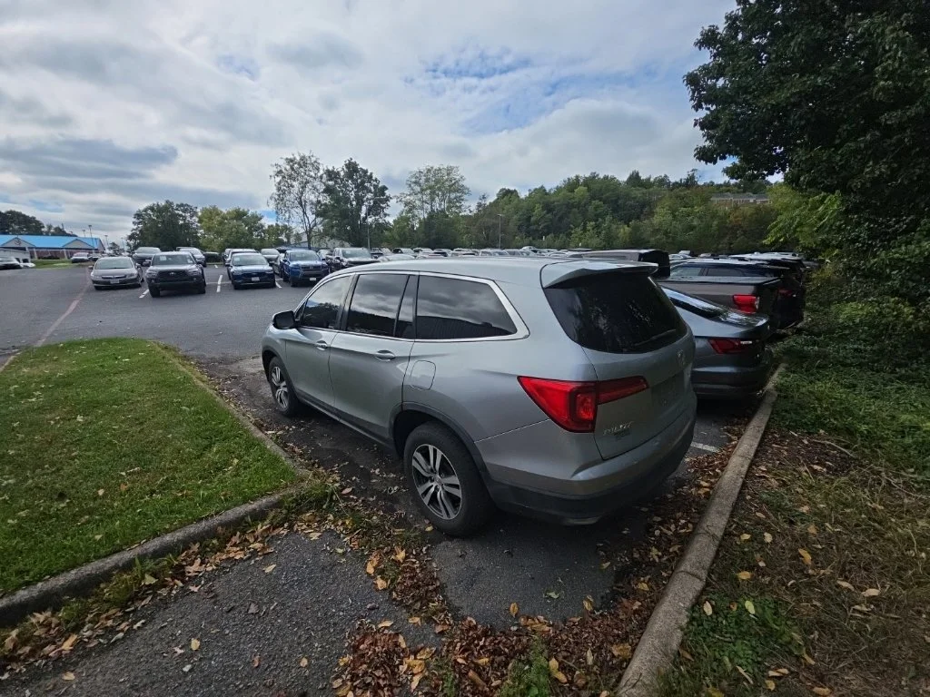 Used 2016  Honda EX-L image 4