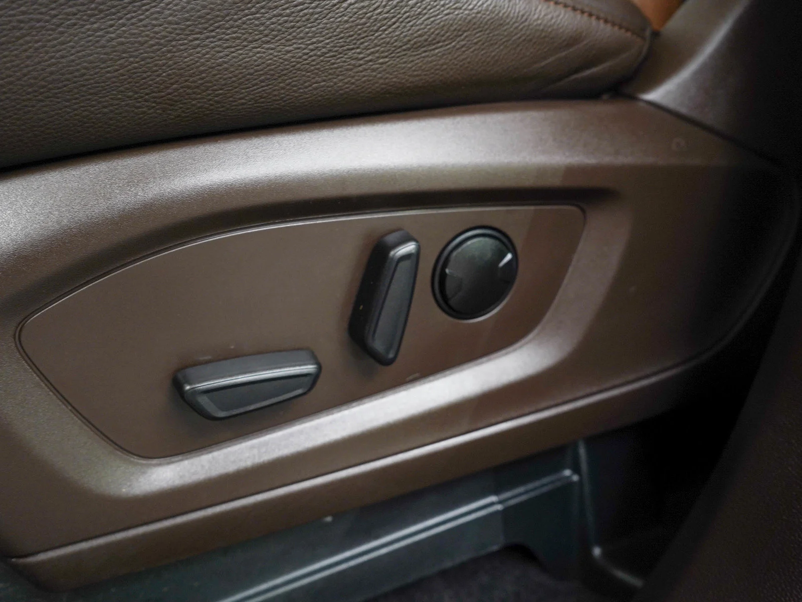 Used 2024 Blue Metallic Ford King Ranch image 23