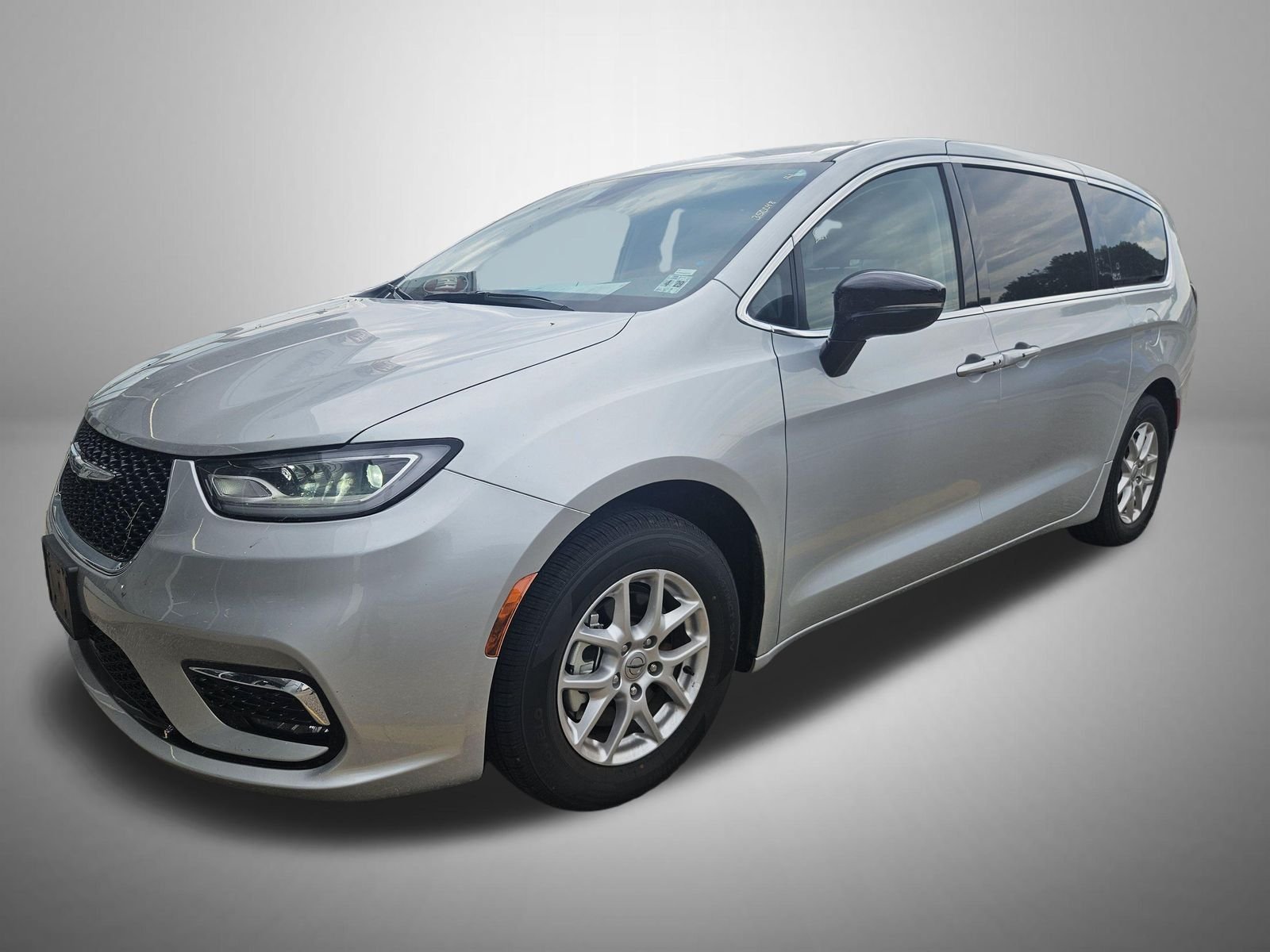 2024 Chrysler Pacifica Touring L's photo