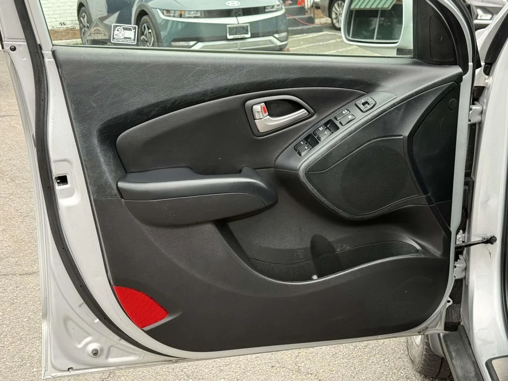 Used 2012 Silver Hyundai Limited image 28