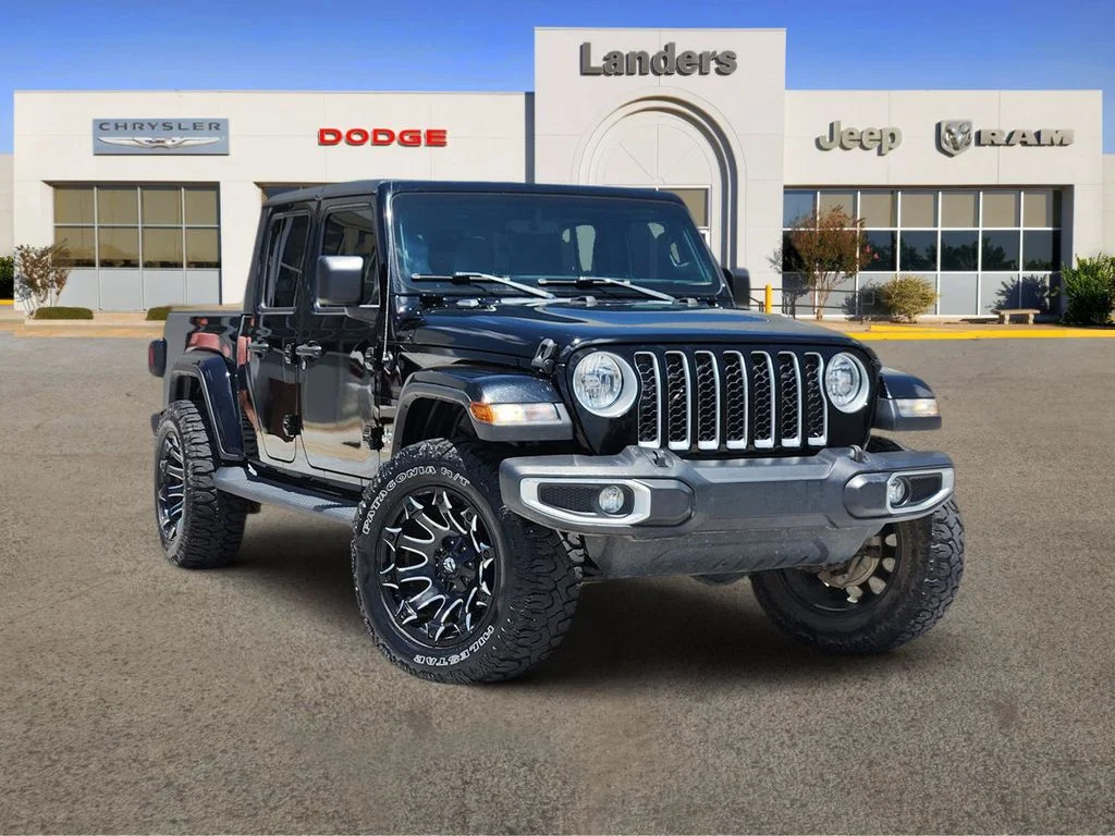 Used 2020 Black Clearcoat Jeep Overland image 1