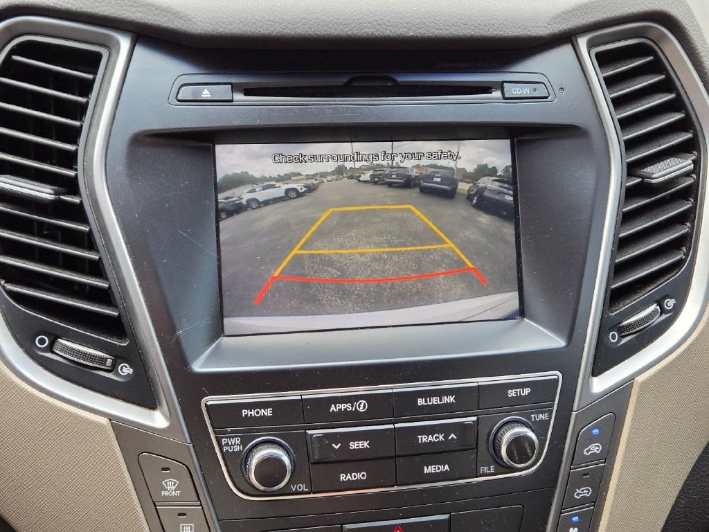 Used 2017 White Hyundai SE image 26