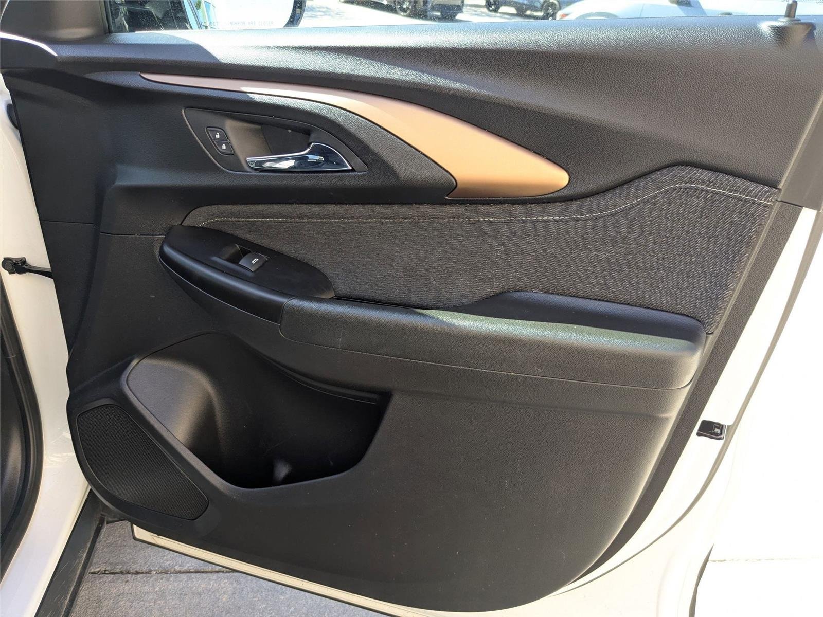 Used 2023 Summit White Chevrolet ACTIV image 29
